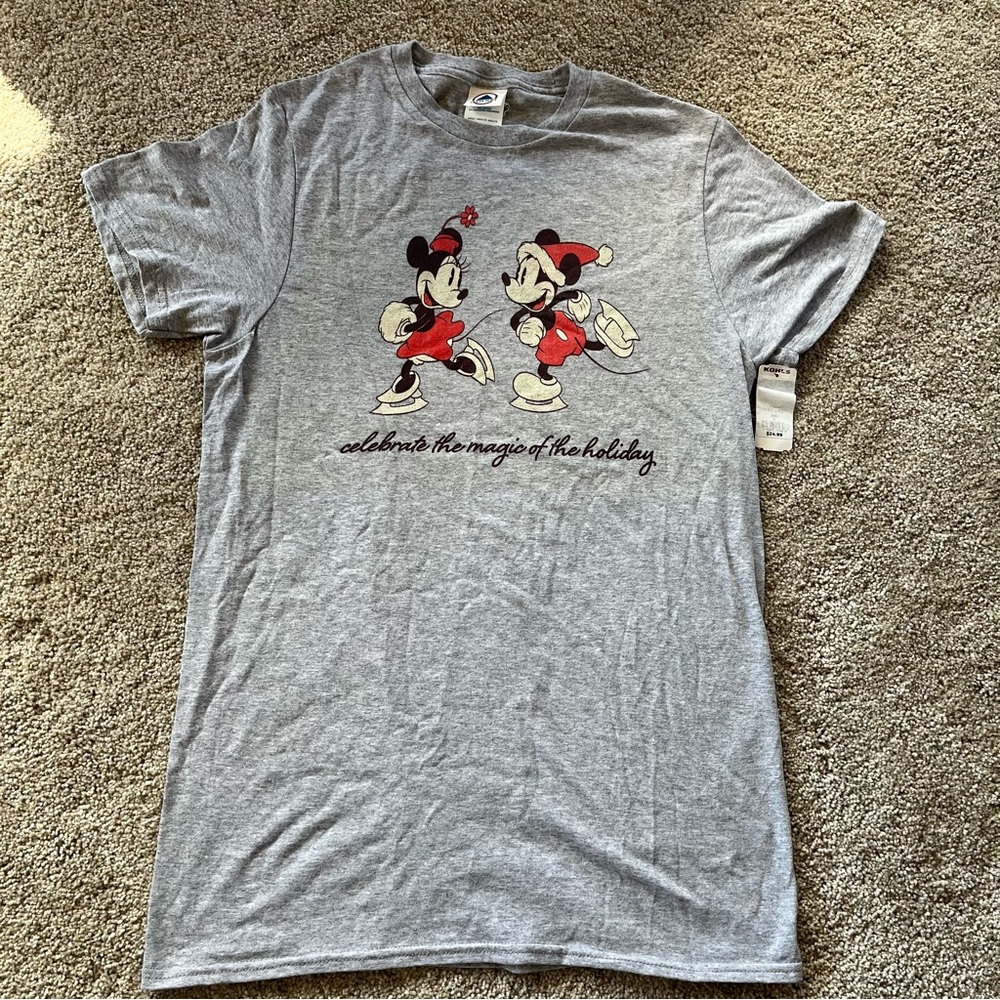 Mickey and Minnie Disney Ice Skating Holiday Women’s T-shirt (S)